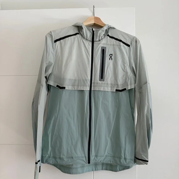 BNWOT On Running Core Jacket - Picture 2 of 8